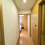 Stylish 2 Bedroom Apartment By Ibg Property S5503